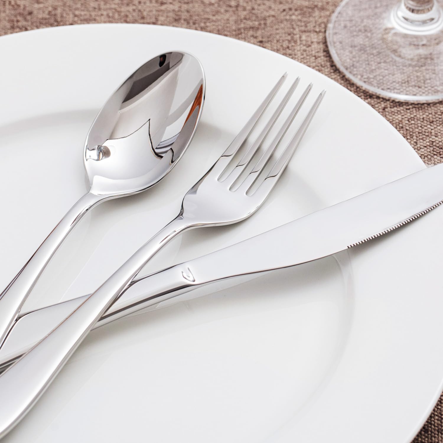 KINGSTONE utensils in dishwasher basket showing easy-care, dishwasher-safe benefit
