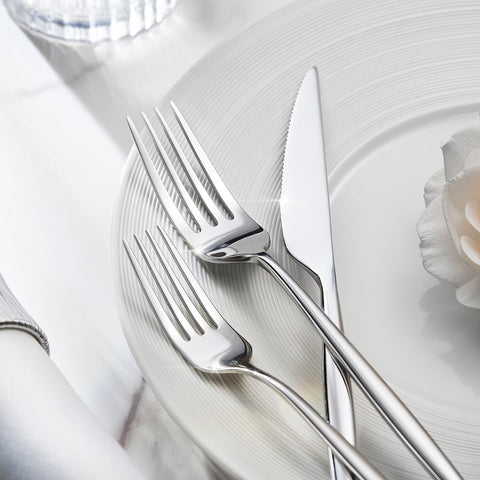 KINGSTONE spoon bowl close-up revealing smooth mirror polish for easy cleaning
