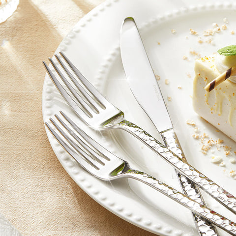 KINGSTONE spoons stacked showing polished surface and easy-clean advantages