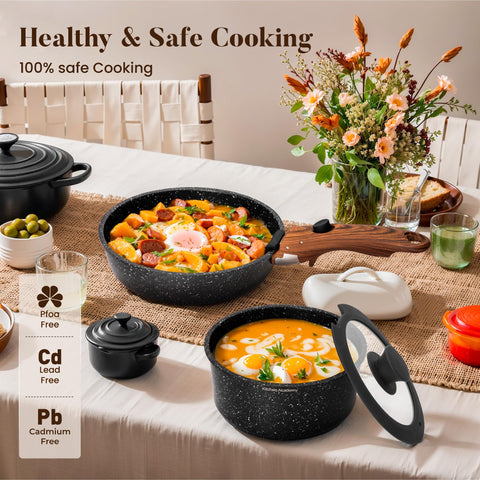 Kitchen Academy saucepan with lid detail and even-heating aluminum core benefit
