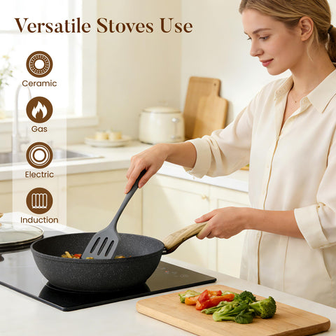 Kitchen Academy saucepan with soup illustrating simmering performance and capacity