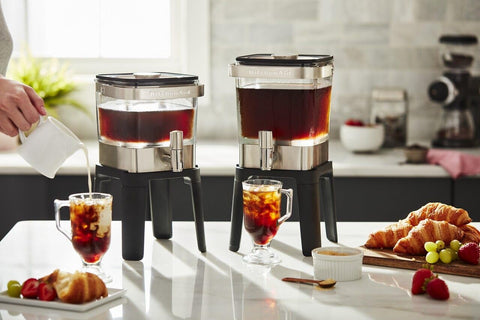 KitchenAid lid detail with seal secures freshness in the carafe