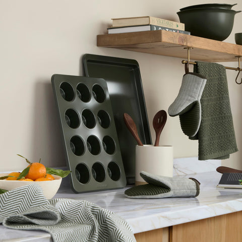 KitchenAid towel drying glassware lint-free for sparkling, streak-free results