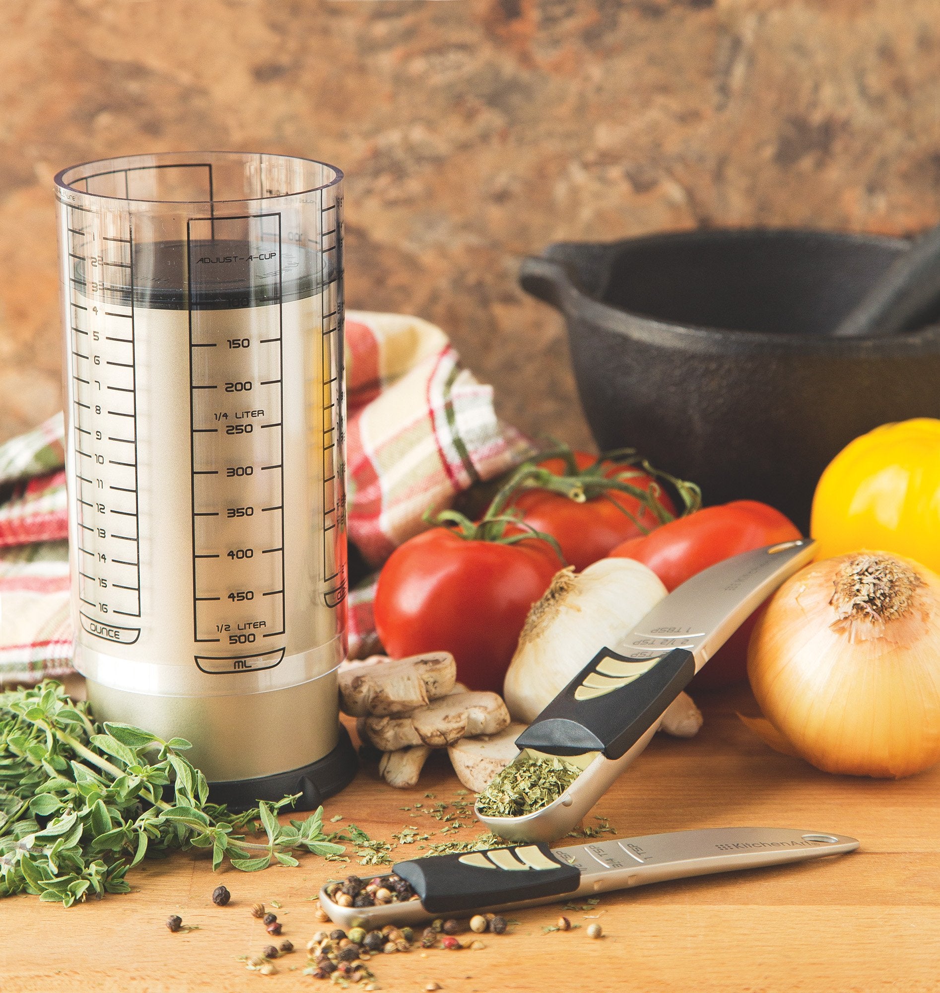 KitchenArt slider angled leveling edge detail for accurate leveling when measuring