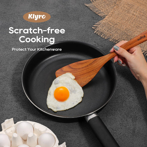 KLYRO spoon rest on kitchen counter preventing messes and protecting surfaces