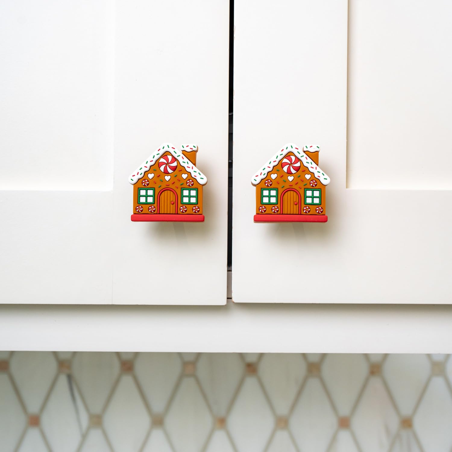 Knobēz gingerbread close texture highlights detailed design and quality finish