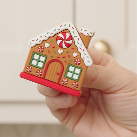 Knobēz gingerbread in kitchen setting demonstrating seasonal style and cohesion