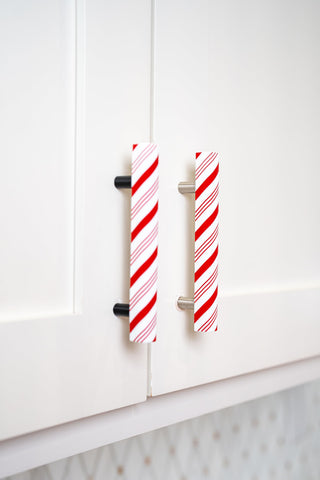 Knobēz peppermint in classroom cubby bringing colorful seasonal cheer