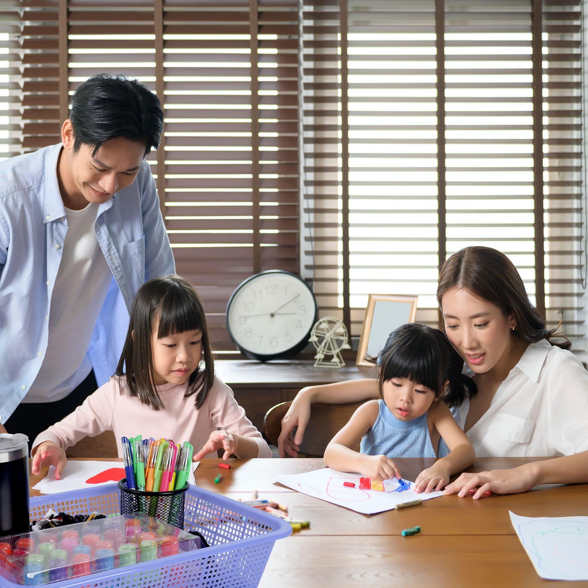 Kolewo4ever basket holding pencils and crayons for quick organization