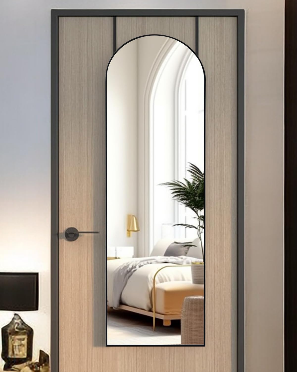 KOMCOTE close-up of black aluminum frame highlighting durable finish and sleek look