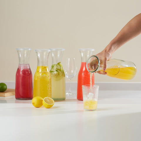 KooK glass carafe side profile highlighting slim neck for drip-free pouring