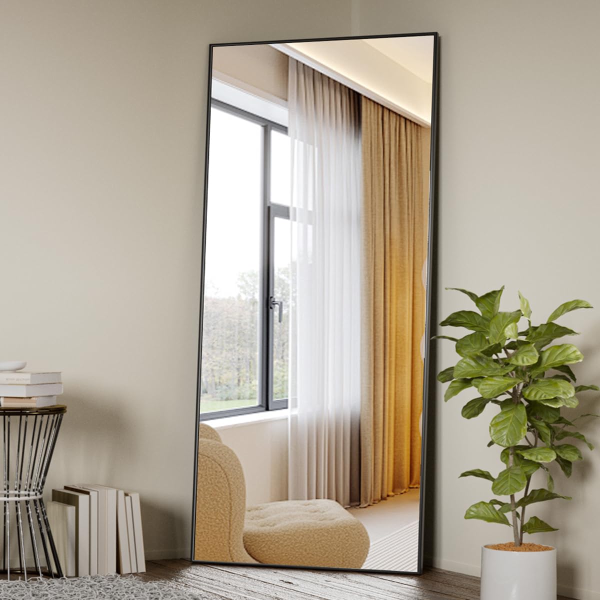 Koonmi horizontally mounted mirror on wall demonstrates versatile hanging