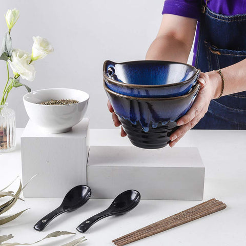KOOV spoon resting in notch with chopsticks, preventing utensil slips