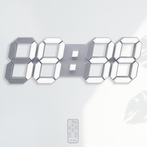 KOSUMOSU front view showing large digits and clear time visibility