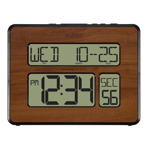 La Crosse Technology close-up of 2-inch digits ensuring easy reading from across a room