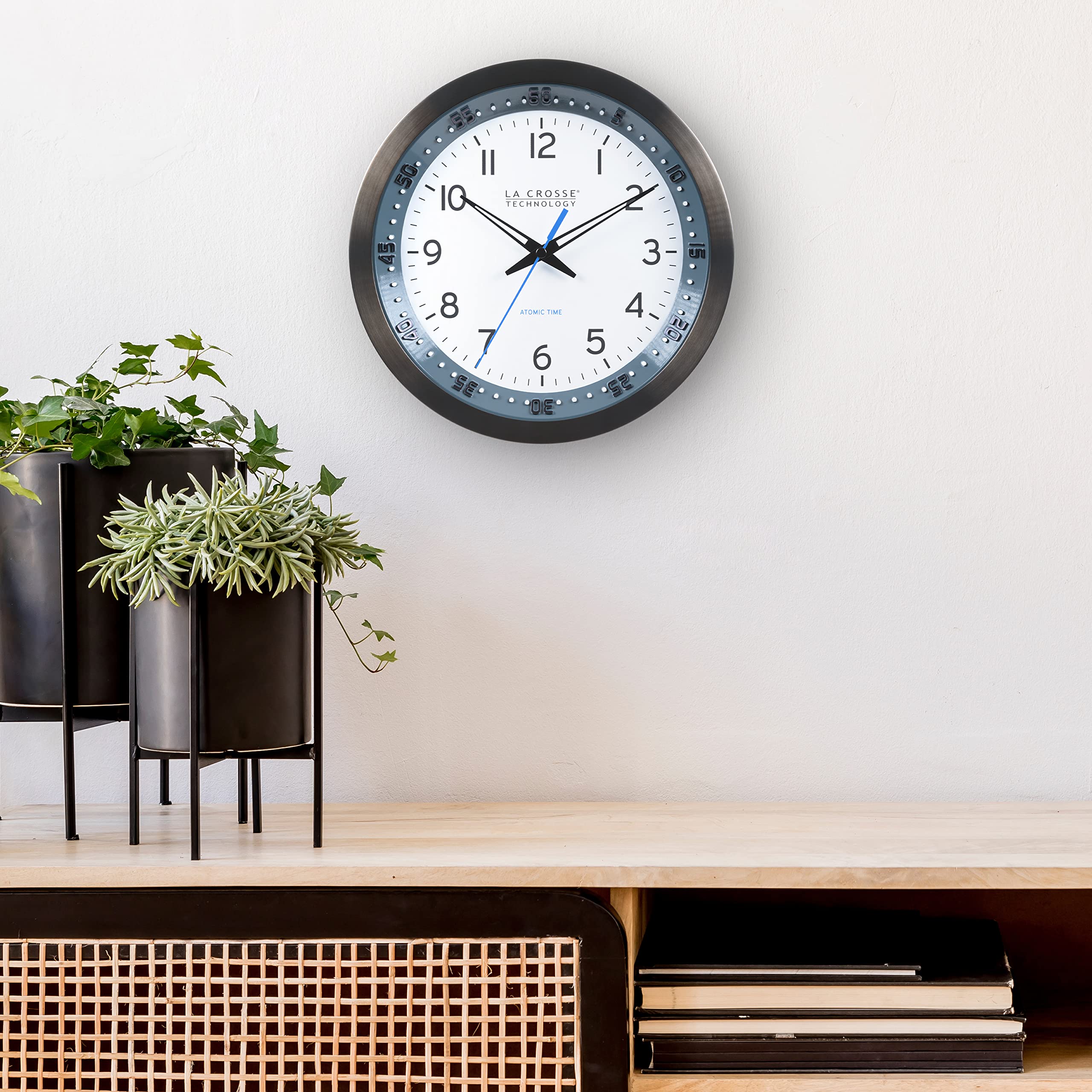 La Crosse Technology bold numerals and blue second hand for fast time reading