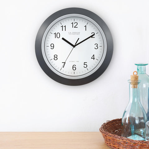 La Crosse Technology close-up of clock hands and face benefit: precise legibility