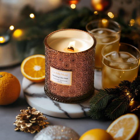 LA JOLIE MUSE cherry wooden wick close-up demonstrating clean steady burn benefit