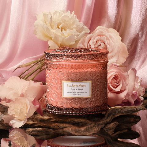 LA JOLIE MUSE cherry wooden wick closeup showing clean steady burn benefit