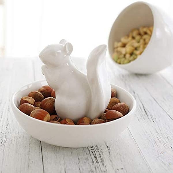 LA JOLIE MUSE bowl on holiday table setting showing festive centerpiece versatility