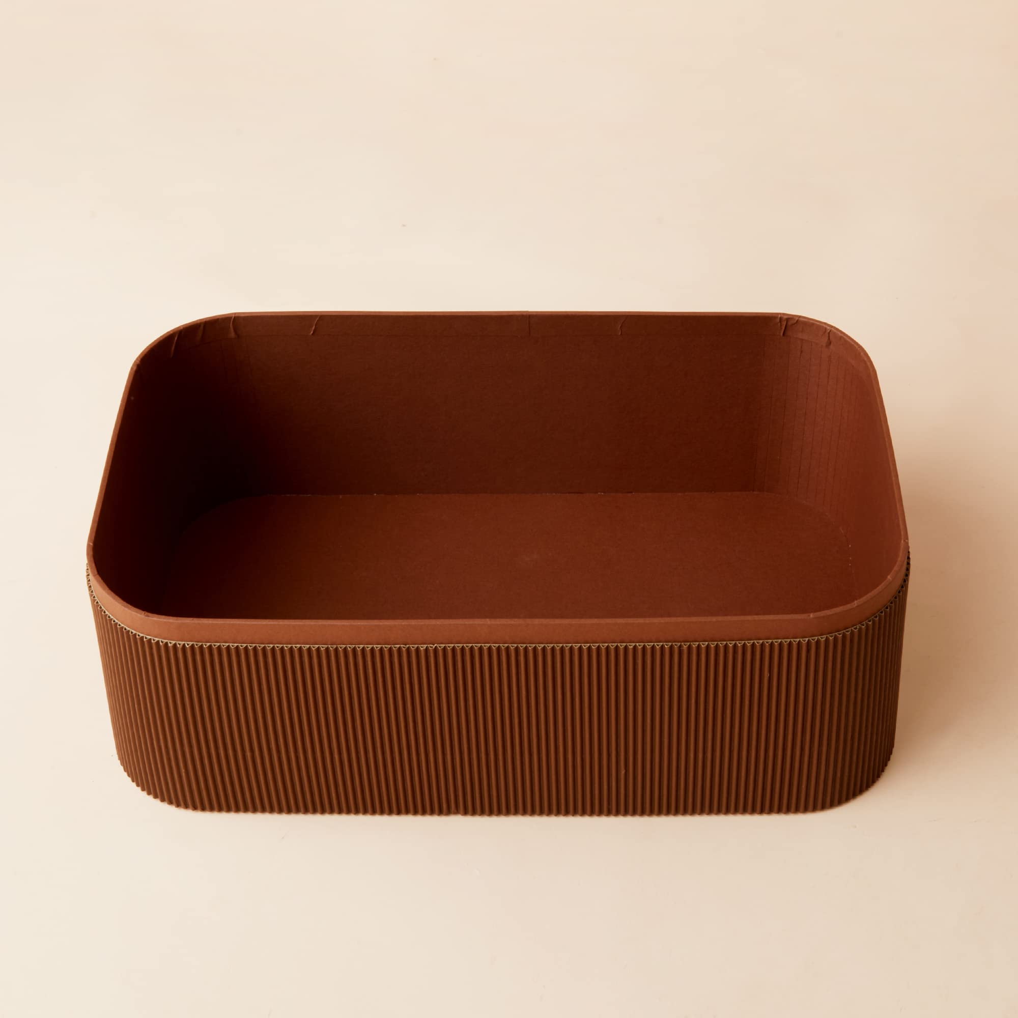 LA JOLIE MUSE textured faux-leather lid close-up highlighting wipeable surface