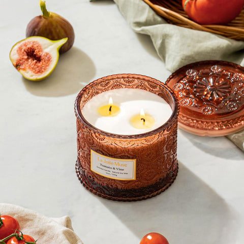LA JOLIE MUSE double-wick close-up for faster, even fragrance release