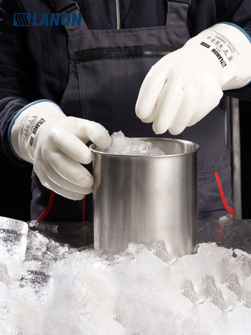 LANON silicone surface with water droplets showing waterproof cleanup