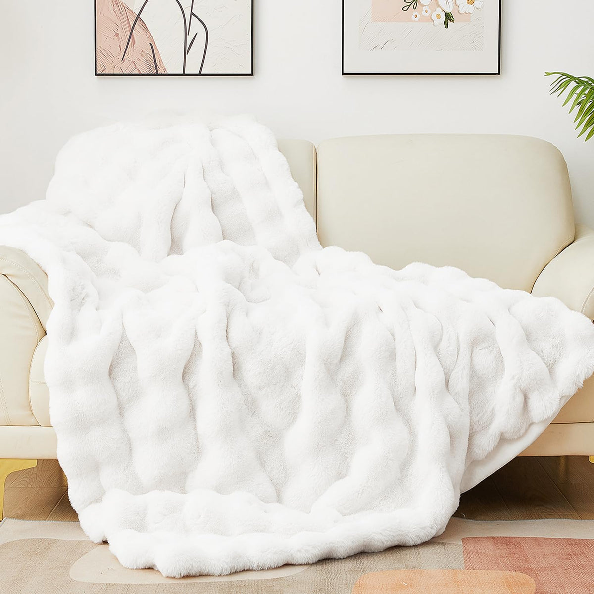 Latepis front view of white bubble blanket shows plush comfort