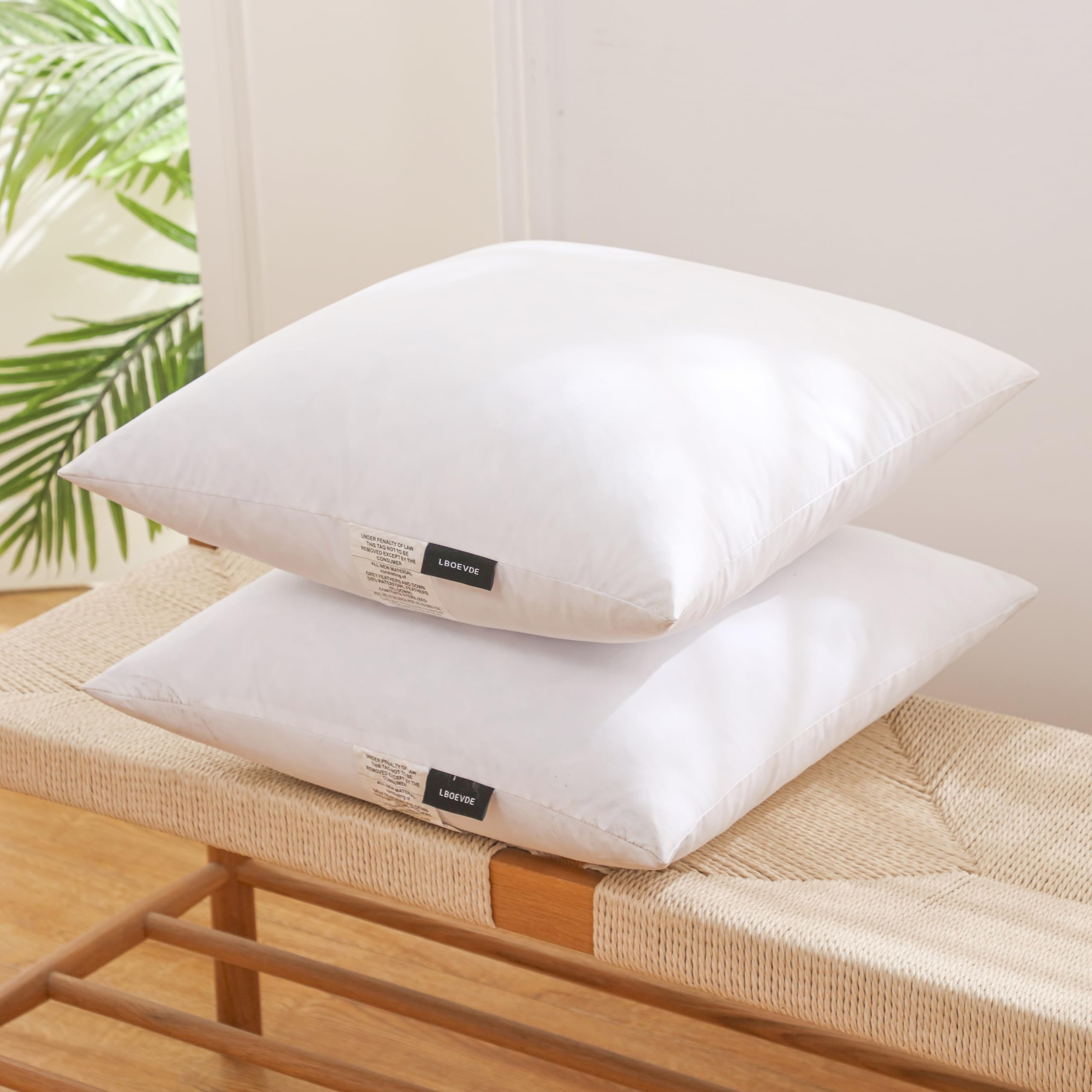 LBOEVDE close-up of double-layer down-proof fabric showing dependable feather barrier