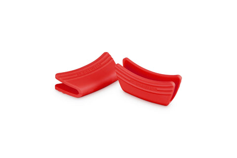 Le Creuset cerise handle grips front view showing size and color benefit