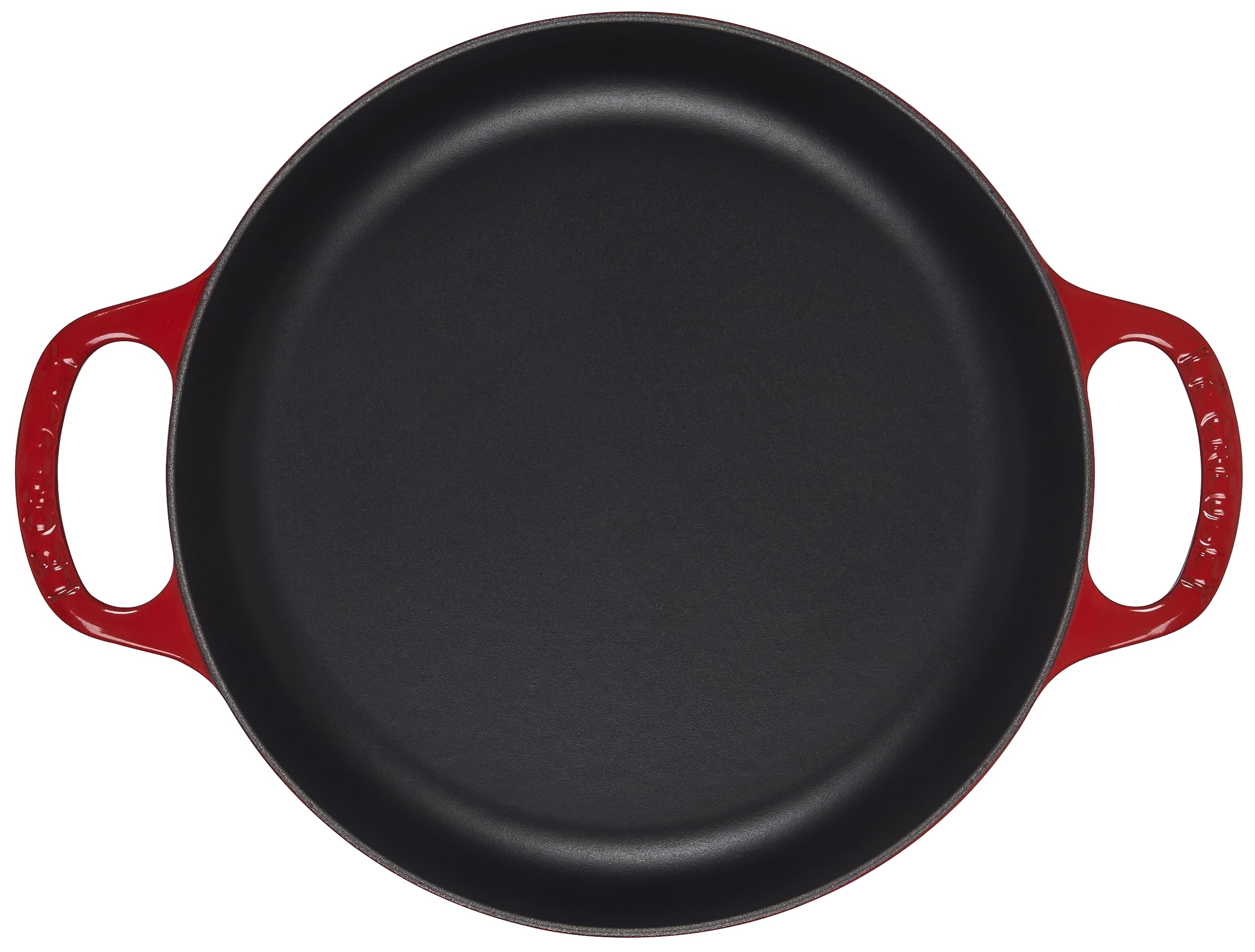 Le Creuset side profile highlighting curved sides and depth for easy stirring benefit