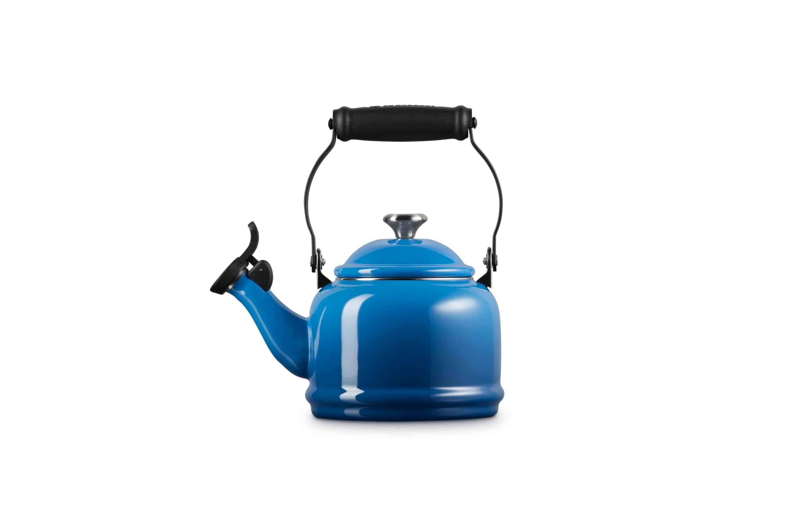 Le Creuset handle and stainless steel knob view offering secure grip benefit