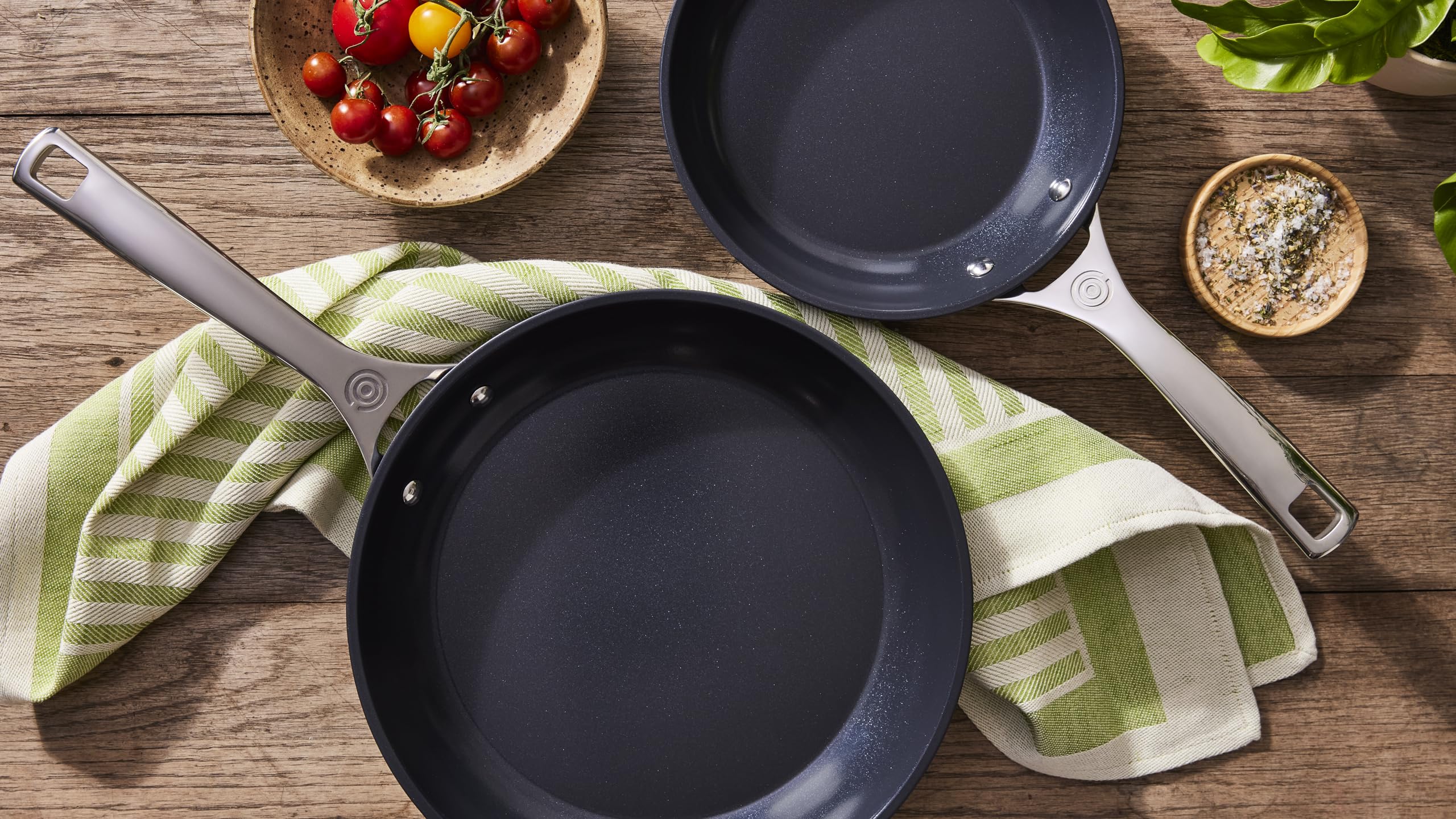 Le Creuset close-up of ceramic non-stick surface highlighting smooth release and easy cleaning