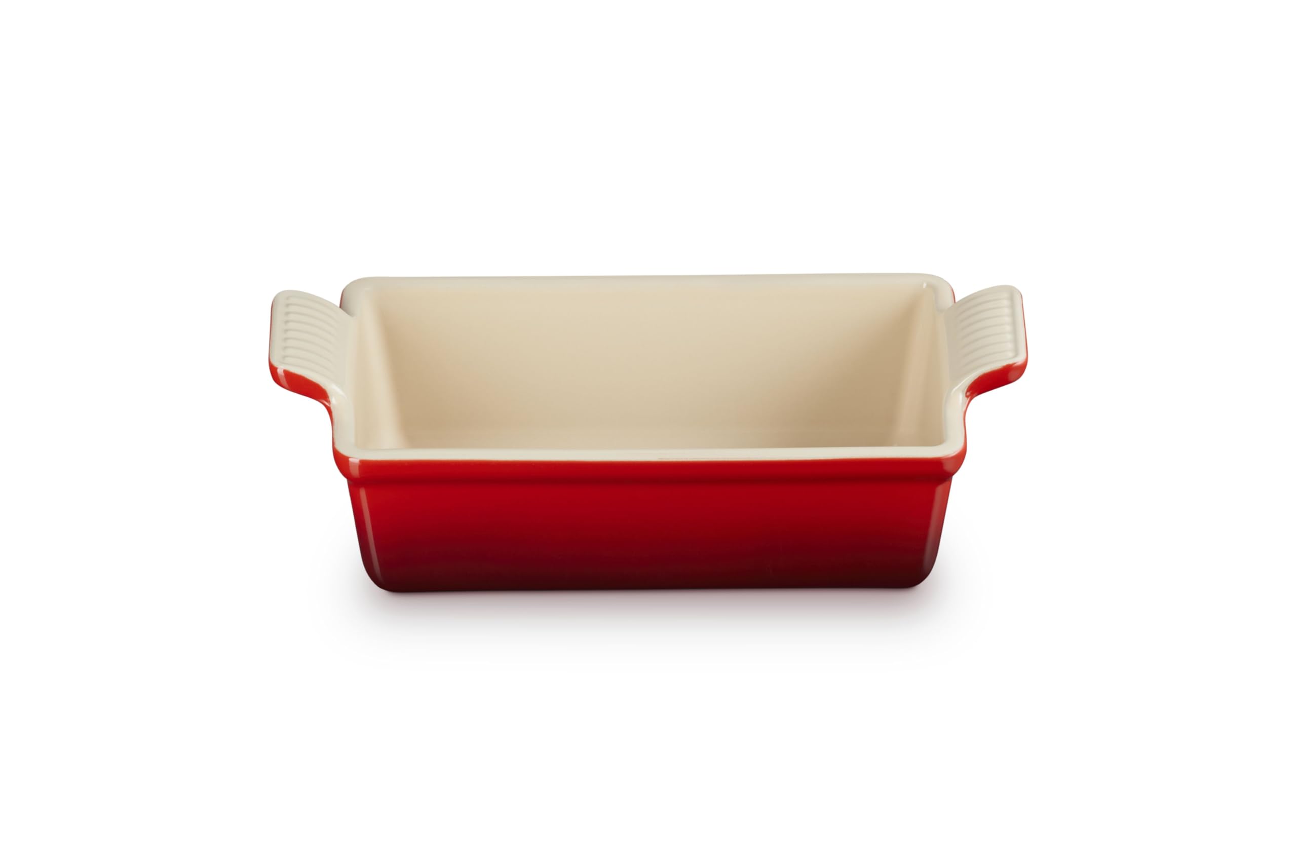 Le Creuset side profile showing sturdy stoneware and even depth