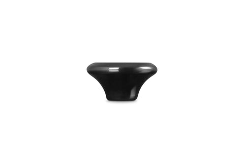 Le Creuset knob mounted on Dutch oven demonstrating cohesive look