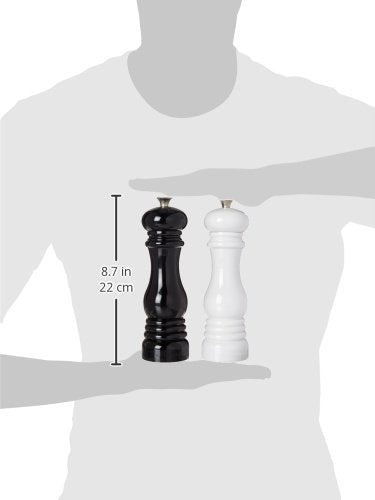 Le Creuset pepper mill with peppercorns, showing strong cracking capability