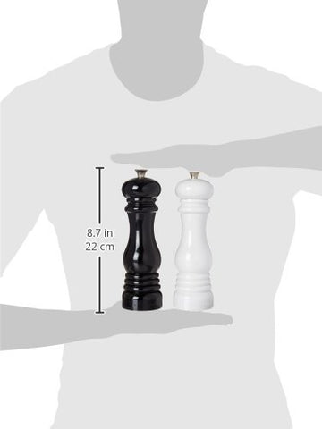 Le Creuset pepper mill with peppercorns, showing strong cracking capability