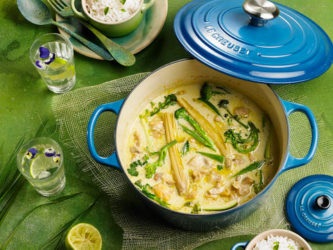 Le Creuset side profile highlighting tall sides that reduce splatter and boil-overs benefit