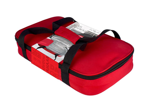 Le Regalo casserole placed inside bag being carried benefit: convenient portability