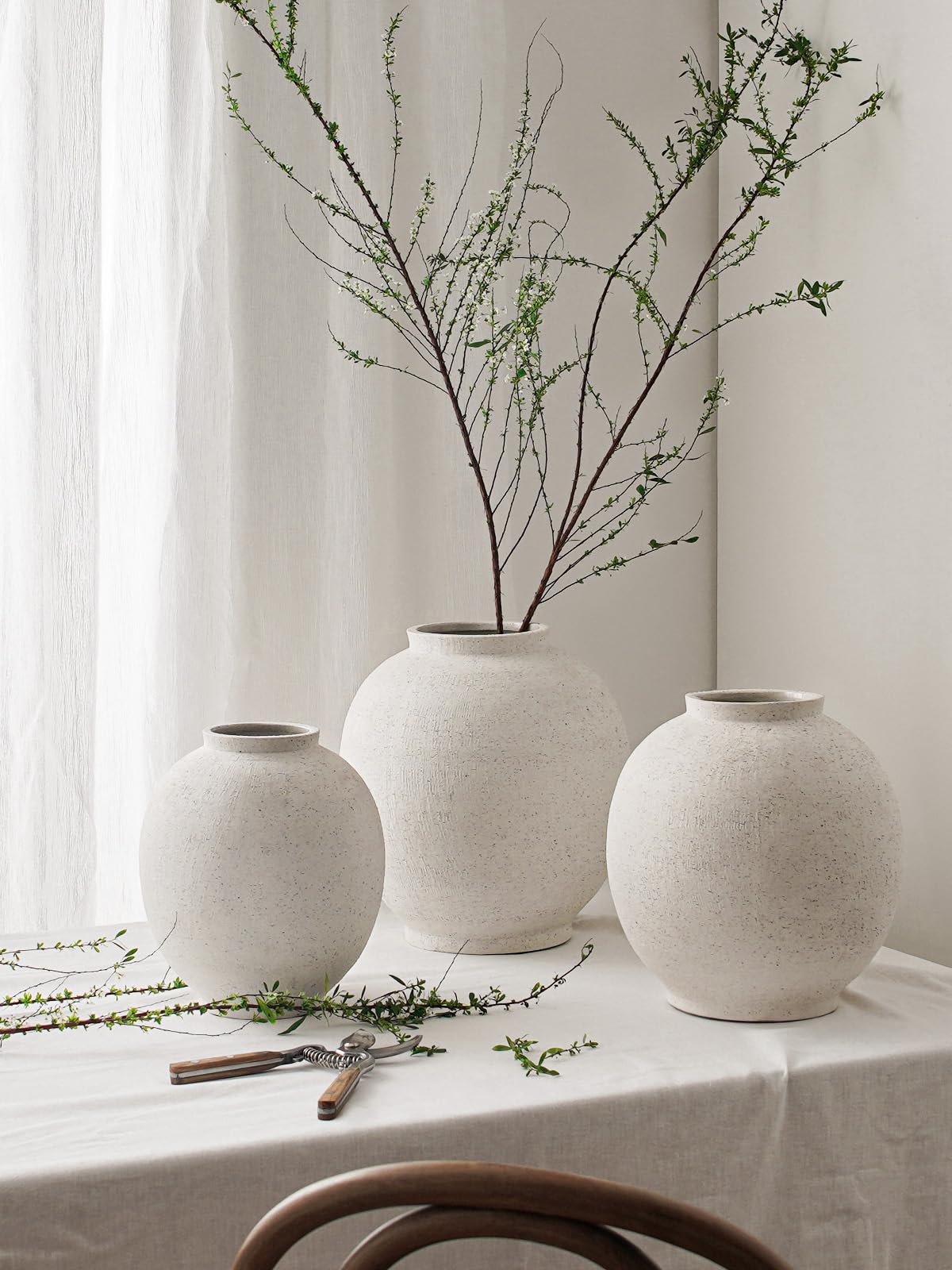 LE TAUCI GARDEN vase mouth close-up showing 4.96-inch opening for stems
