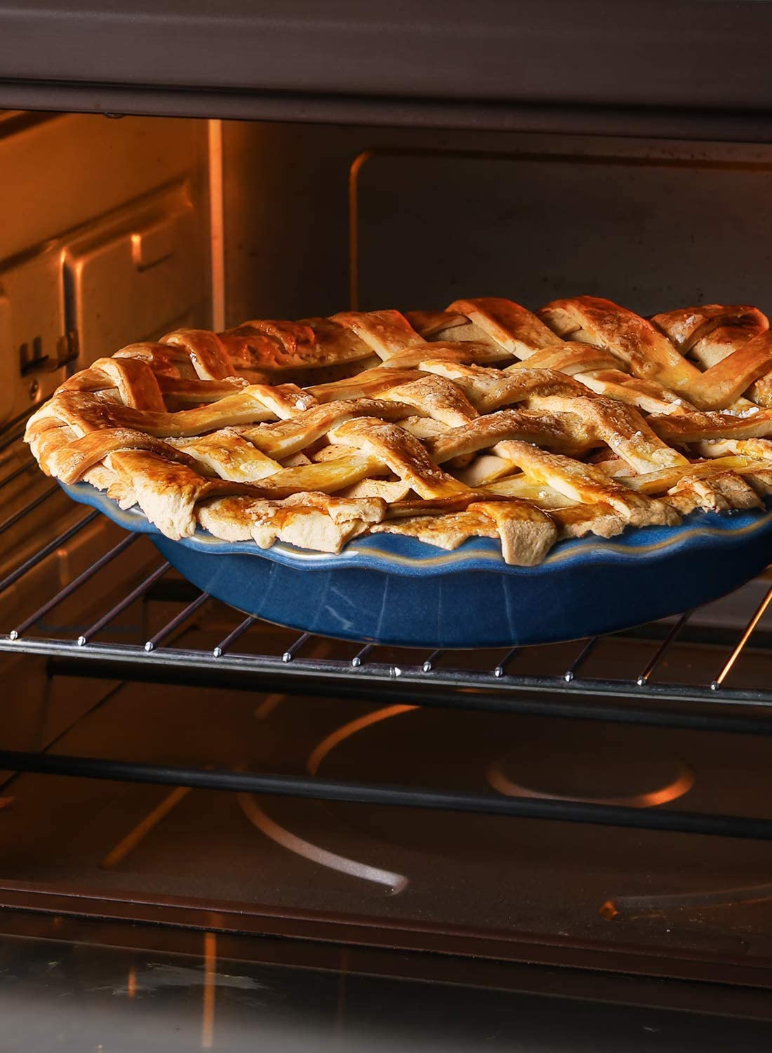 LE TAUCI pie dish beside a fork to show scale and portion presentation ease