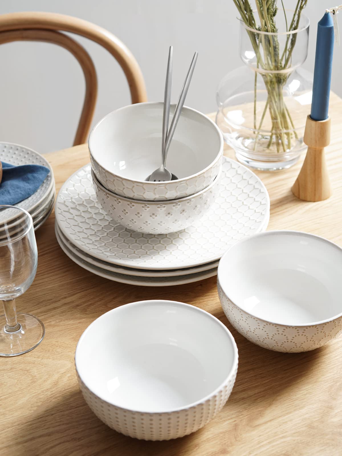 LE TAUCI styled table setting showing how the set complements dining decor