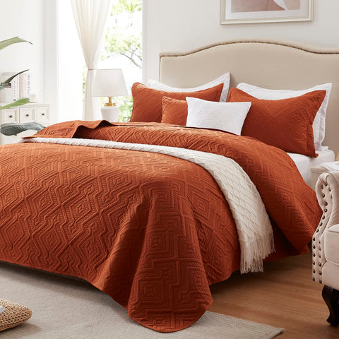 LEAONME quilt front packaging showing full burnt orange set and benefits