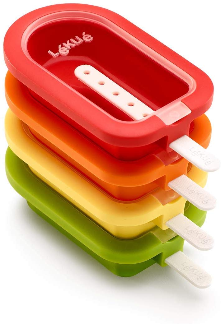 Lékué front packaging showing four stackable molds and included sticks for easy portioning
