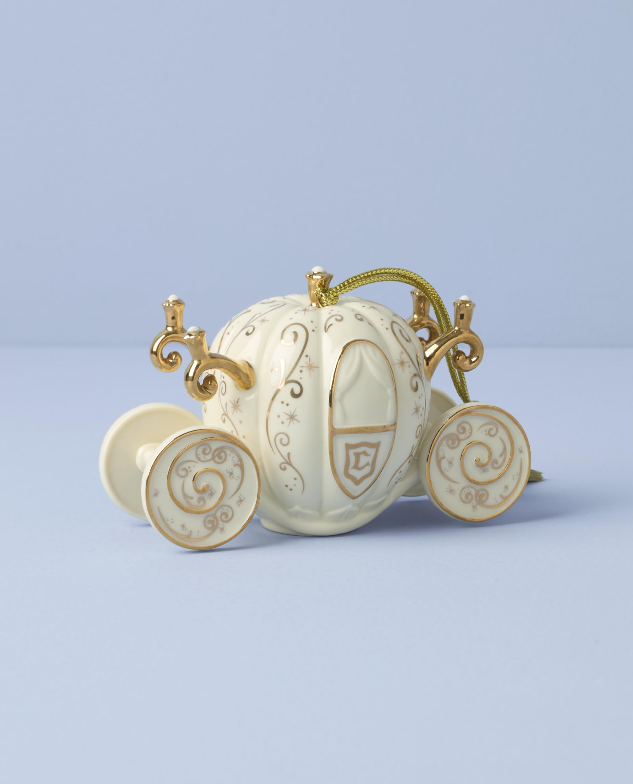 Lenox close-up of gold accents and porcelain texture highlighting refined detail