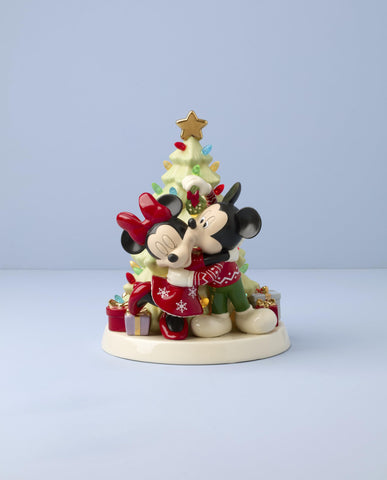 Lenox side profile highlighting porcelain detail and gold accents for refined display