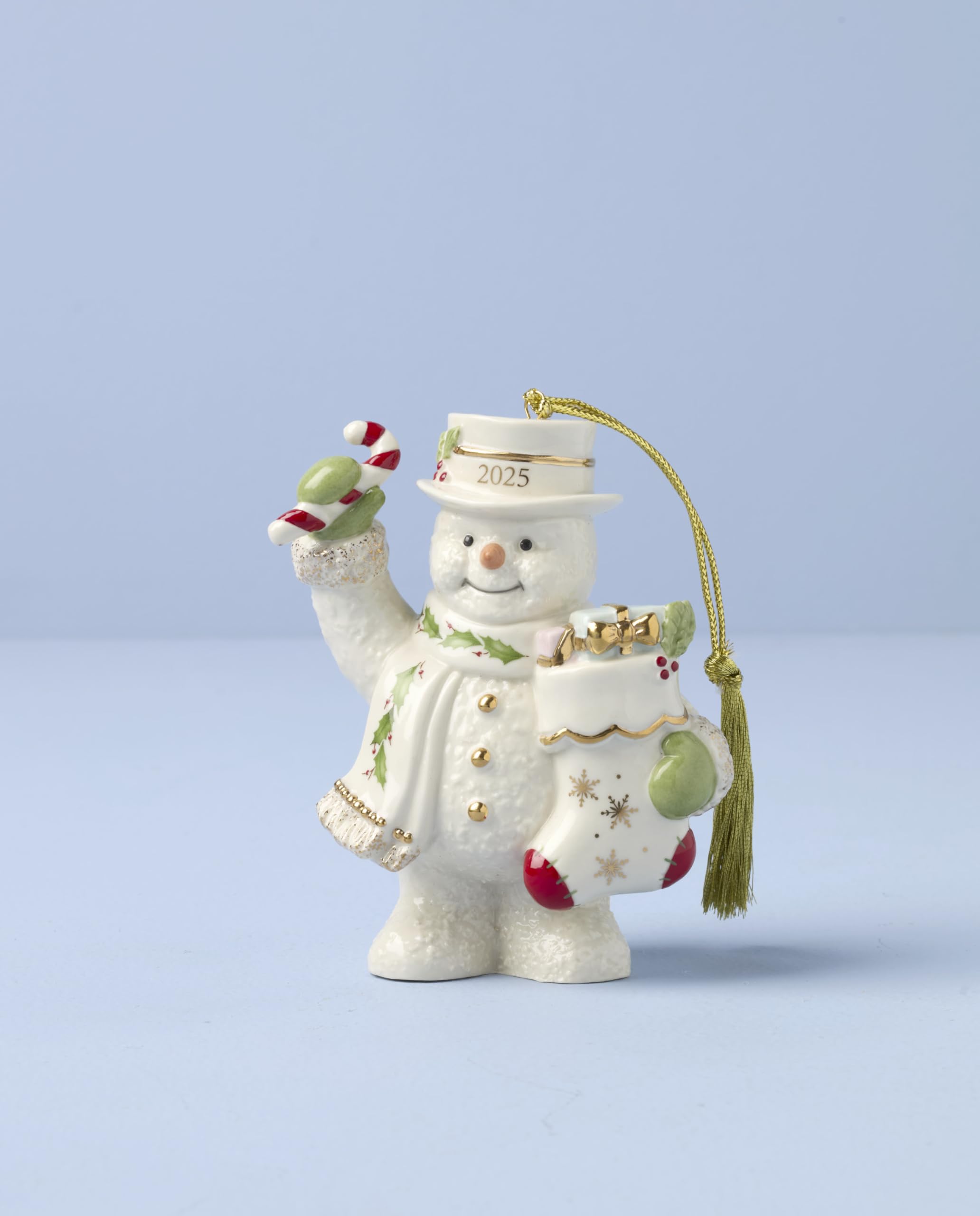 Lenox close-up of gold accents highlighting refined porcelain detail and shine