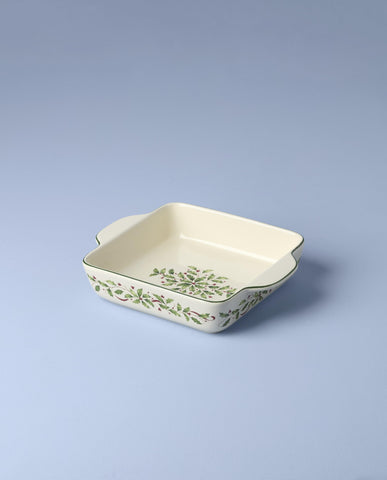 Lenox detail of stoneware glaze and texture demonstrating even-heating surface benefit