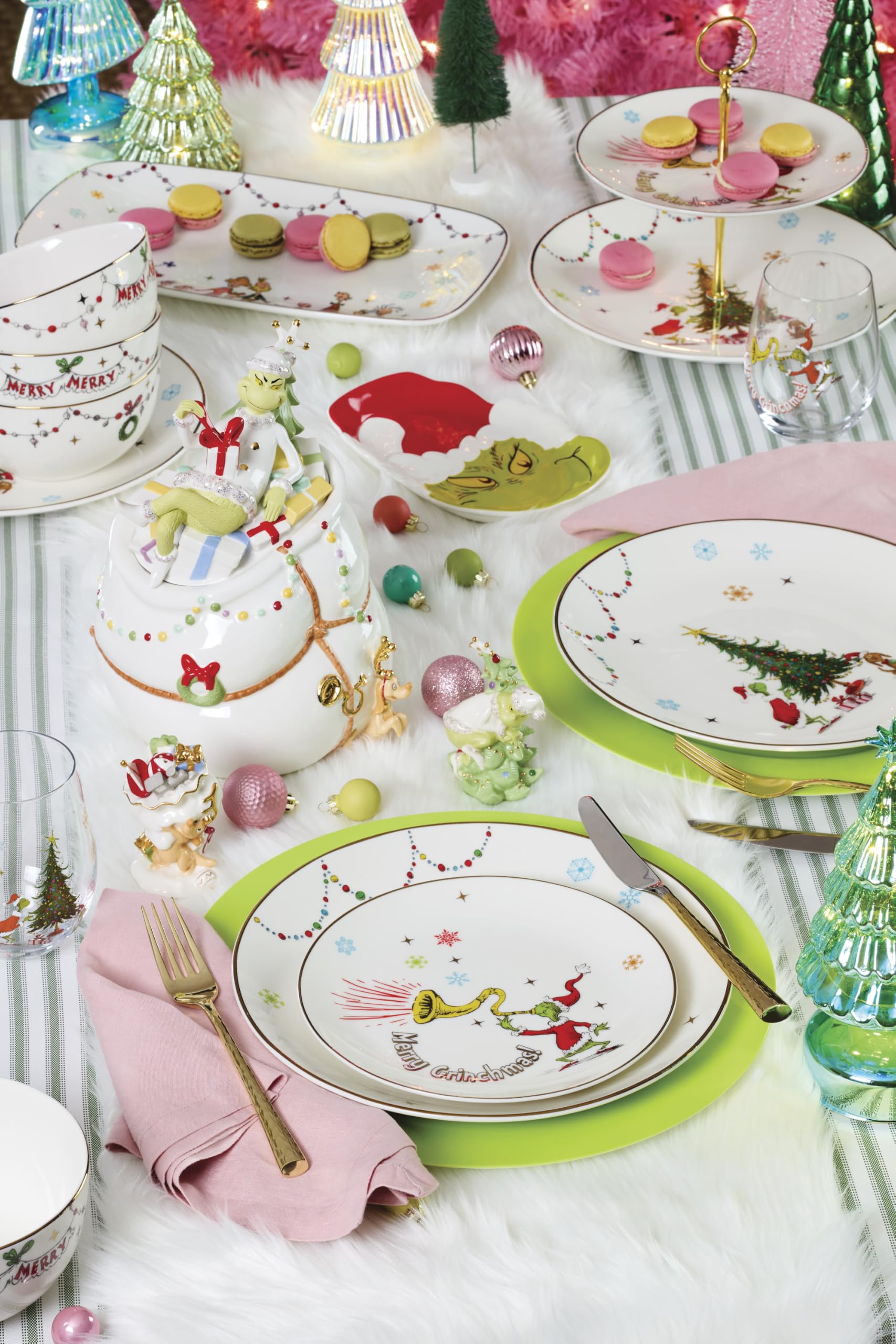 Lenox Merry Grinchmas side profile highlighting porcelain edge and sturdy feel