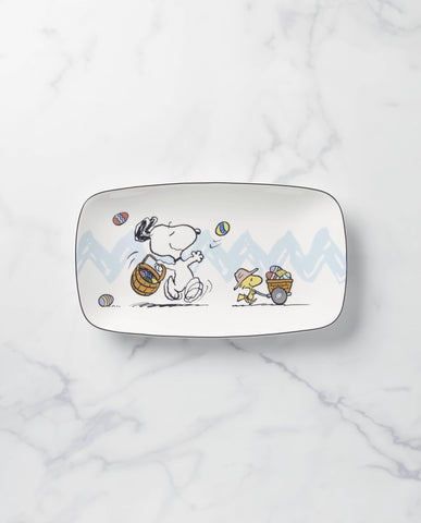 Lenox Snoopy close-up of Woodstock artwork highlighting crisp porcelain detail
